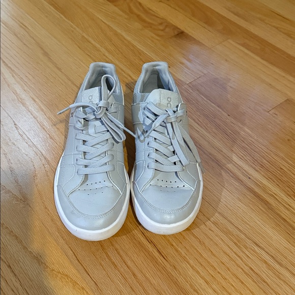 On Cloud Light Gray Sneakers The Roger - Picture 2 of 4